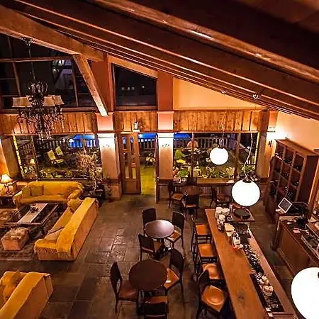 Otel Vitina House 4*